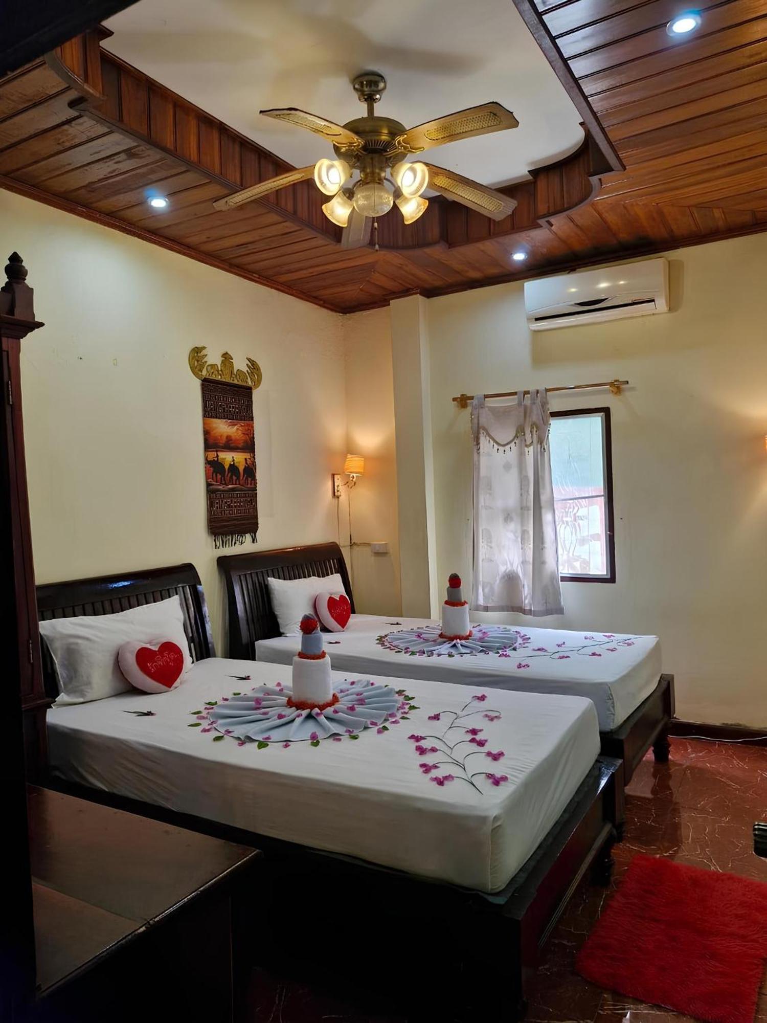 Sakura Wood House Hotel Luang Prabang Exterior photo