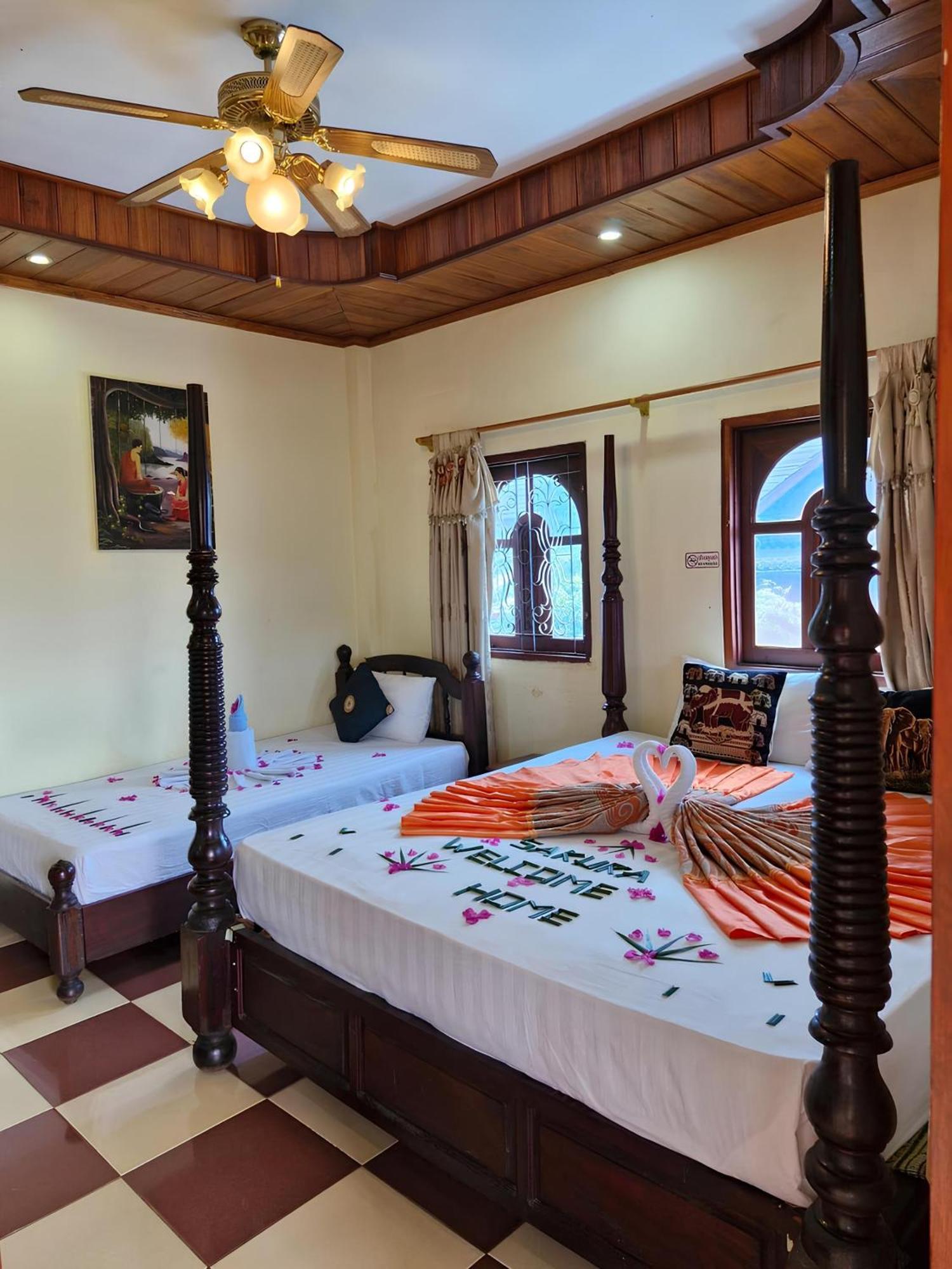 Sakura Wood House Hotel Luang Prabang Exterior photo