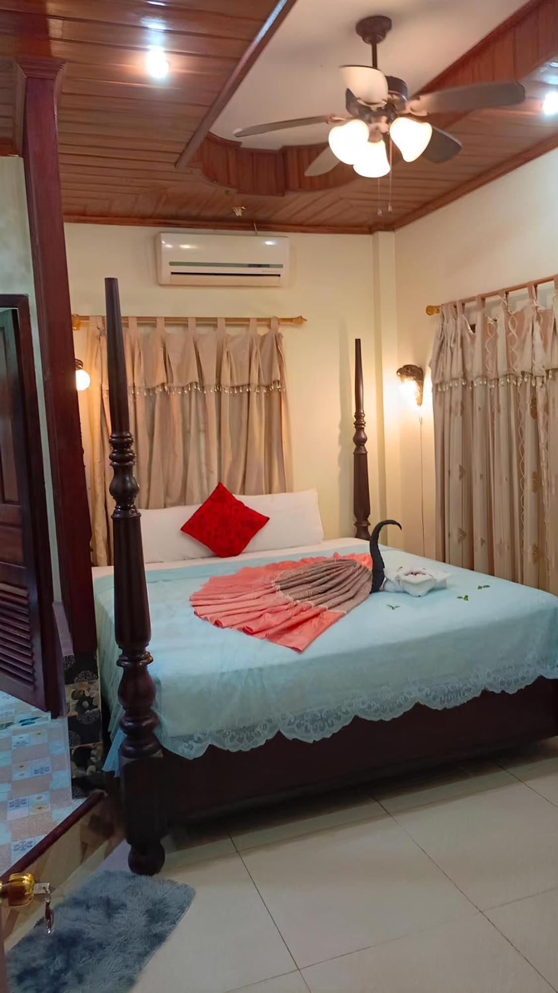 Sakura Wood House Hotel Luang Prabang Exterior photo