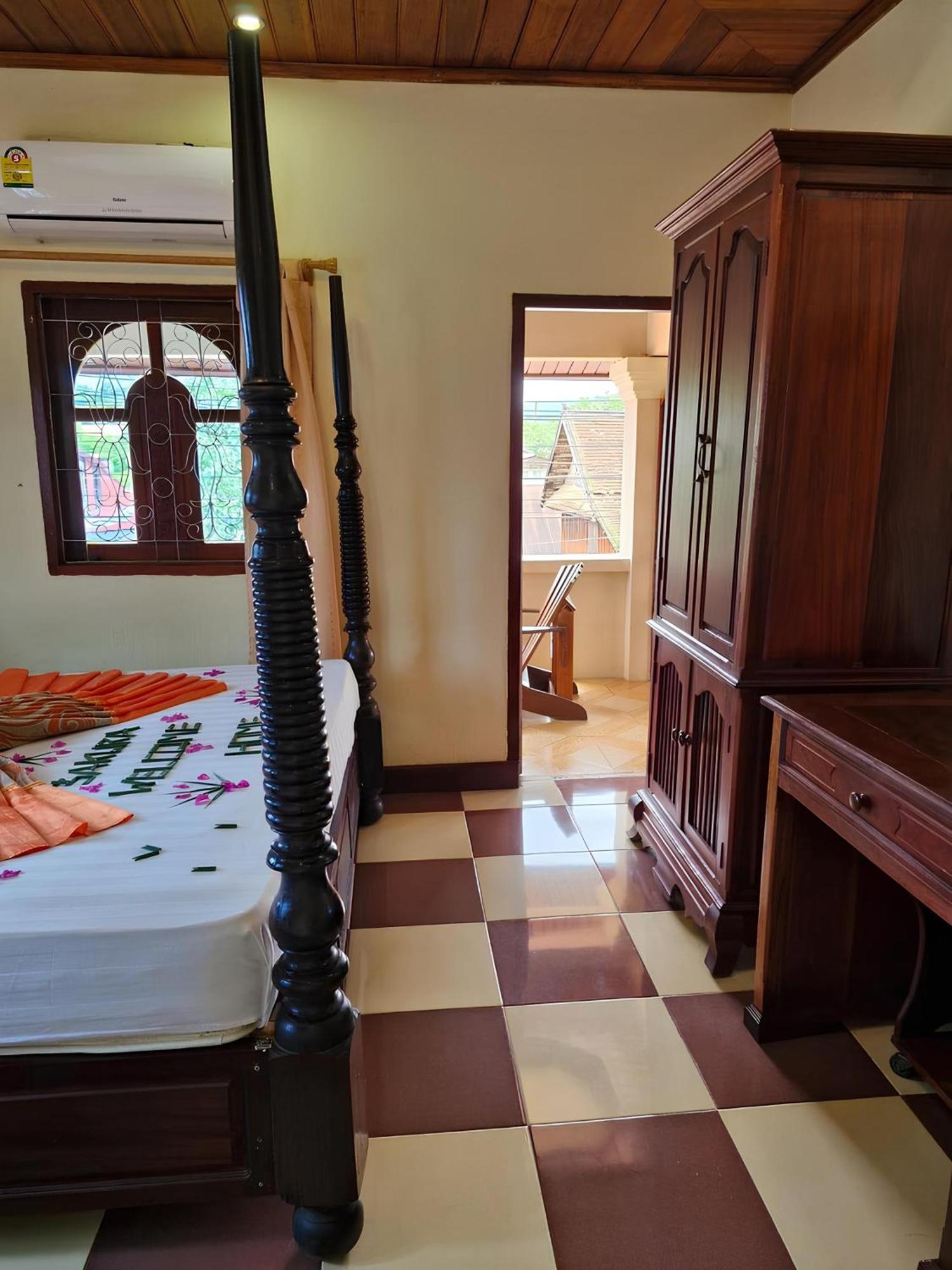 Sakura Wood House Hotel Luang Prabang Exterior photo